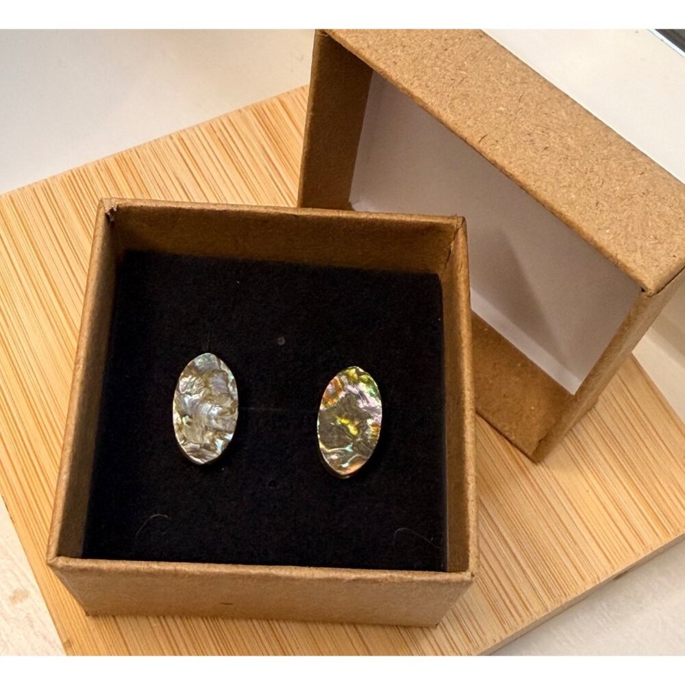 Oval  green Abalone Shell Cufflinks Inlayed With Stainless Steel Base In Gift Bo
